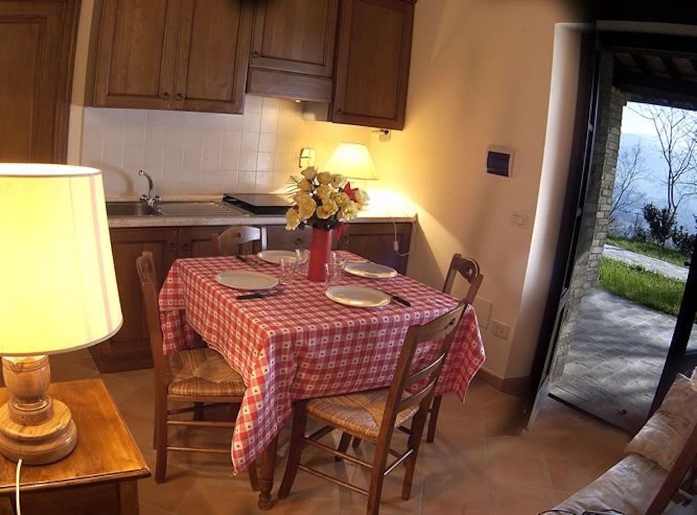 Agriturismo Castagna Alta Valfabbrica Екстериор снимка